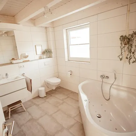 Traumhafte Seelodge Mit Sauna, Kamin Und Whirlpool 別荘 ノルトホルン